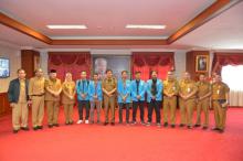 BEM KM UMRAH Temui Isdianto Bahas Persiapan Lomba Debat dan Karya Tulis Nasional