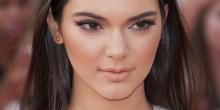 Wow, Kendal Jenner Ketahuan Turun dari Mobil Tak Pakai Celana