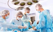 Dokter Ini Keluarkan Uang Rp 6,1 Juta dari Perut Seorang Pria