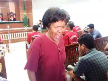 Ibunda Deli Sihombing Histeris di Persidangan