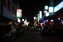Bar dan Pub yang Eksotis di Kampung Bule