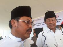 Tepis Isu Retak dengan Wagub Isdianto, Nurdin Pamer Sepatu Couple