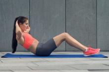 Sit-up Efektif Bakar Lemak di Perut, Mitos atau Fakta?