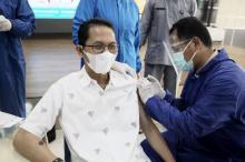 Wakil Wali Kota Batam Amsakar Curiga Tertular Covid saat Pembagian Sembako