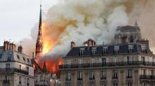 Presiden Macron Janji Bangun Kembali Gereja Notre Dame 