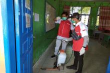 FKPS dan Pemuda Muslimin Natuna Semprotkan Disinfektan ke Rumah Ibadah dan Sekolah
