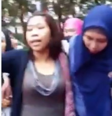 [VIDEO] TKI Perempuan di Hongkong Ketahuan Mencopet Dompet Teman Sendiri
