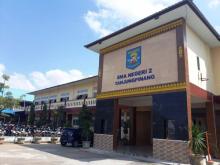 SMA 2 Tanjungpinang Angkat Bicara Soal Viral Video Motor Parkir di Trotoar