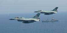 TNI AU Kirim Pesawat Tempur F-16 dan Hawk ke Natuna. Ada Apa?  