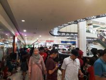 Promo Banting Harga Jelang lebaran, Mall Diserbu Warga