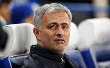 Jose Mourinho Teken Kontrak dengan MU di Lokasi Rahasia