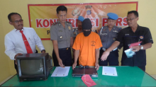 Taktik Bejat Kakek Perkosa Sang Cucu di Samping Istri