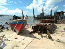 Kapal Pembawa Kayu Ilegal Ditangkap di Perairan Kundur