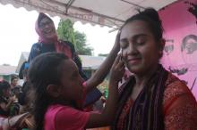 Pengunjung Terbahak-bahak Ulah Anak dan Ibu-ibu Ini