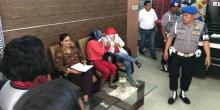 Siswi SMA Ini Masih Berseragam Pramuka saat Dijual Rp 20 juta ke Pria Hidung Belang