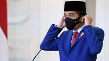 Jokowi ke Pedagang Kecil: Desember Vaksin Corona Masuk RI
