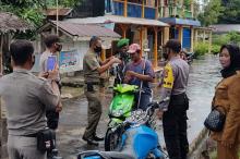 Camat Ajak Masyarakat Senayang di Lingga Patuhi Protokol Kesehatan