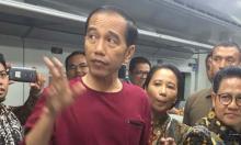 Jokowi Tampil Beda Saat Resmikan Kereta Bandara