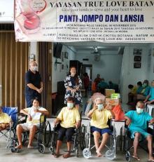PKP Peduli Santuni 5 Panti Jompo