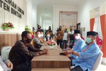 Dapat Dukungan PDI Perjuangan, Awe-Dalmasri Daftar Pilkada Bintan