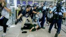 Bentrok Demonstran-Polisi Pecah di Bandara Hong Kong