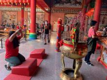Sepinya Perayaan Imlek di Vihara Samudra Dharma Batam, Tak Ada Atraksi Barongsai