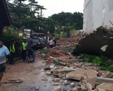 Foto: Dinding Proyek Apartemen Pollux Habibie Jebol Akibat Hujan Deras