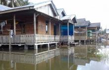 Sejumlah Rumah di Lingga Terendam Air Laut Pasang