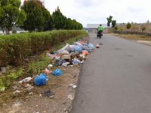 Sampah di Jalan Bukit Union Bengkong Dibiarkan Menumpuk 3 Hari