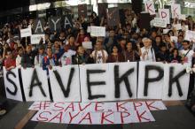 Survei Membuktikan: DPR Paling Korup, KPK Kredibel