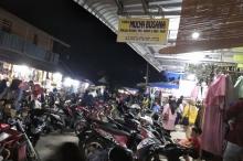 Warga Natuna Serbu Toko Busana di Tengah Pandemi Corona