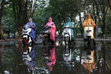 Pilih Jas Hujan Ternyata Tak Boleh Sembarangan, Ini Alasannya