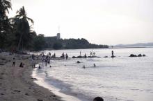 Musim Angin Utara, Basarnas Kepri Minta Warga Hati-hati Liburan di Pantai