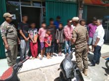 Satpol PP Batam Tegur Pelajar Kedapatan Nongkrong dan Main Warnet