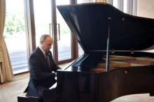 Presiden Rusia Mainkan Piano di Kediaman Pemimpin China
