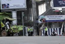 Truk Pengangkut Tanah Tabrak Pos Polisi Nagoya Hingga Hancur