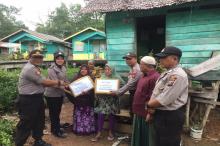 HUT Bhayangkara Ke-73: Polsek Daik Lingga Santuni Warga Tak Mampu dan Janda Tua