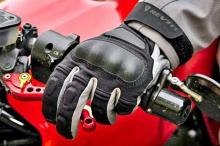 Catat! Negara Ini Wajibkan Pemotor Pakai Sarung Tangan
