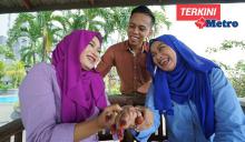 Video Program 1 Suami 2 Istri yang Bikin Gemes, 2 Istri Cubit-cubitan!