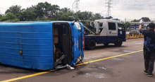 Bus Pengangkut Pasien Corona Terguling, Sopir Diperiksa Polisi