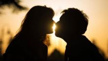 Empat Manfaat Tersembunyi Ciuman dengan Pasangan, Apa Saja?