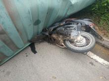 Sepeda Motor Tertimpa Kontainer di Simpang Fanindo, Begini Nasib Pengendaranya