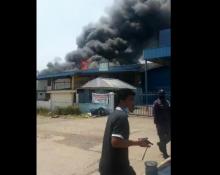 Breaking News: Gudang Sepeda di Kawasan Industri Hijrah Baloi Terbakar