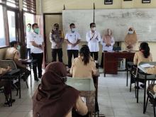 Wawako Amsakar Pantau Aktivitas Belajar Sejumlah Sekolah di Belakang Padang