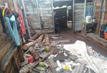 Natuna Dilanda Angin Kencang, Rumah Warga Ambruk Ditimpa Pohon Kelapa