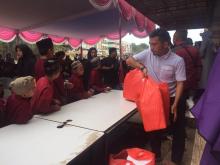 Putra Siregar Bagikan 2 Ribu Paket Sembako, Warga Sumringah