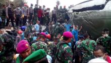 Pesawat Hercules C130 Angkut Keluarga Anggota TNI yang Akan Pindah Tugas