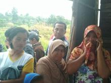 Istri Korban Tenggelam Histeris di Dam Tembesi