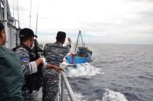 Saat Kunjungan Jokowi ke Natuna Tiga Kapal Vietnam Curi Ikan 