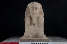 Arkeolog Mesir Temukan Sphinx Kecil Era 300 SM di Kuil Kom Ombo